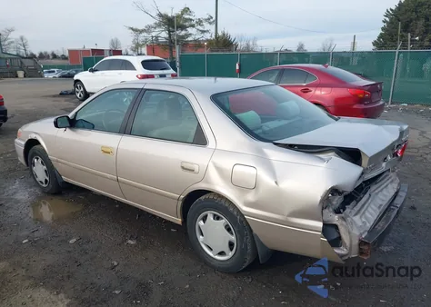 2000 Toyota Camry Ce z USA, uszkodzony, nr VIN 4T1BG22KXYU998110